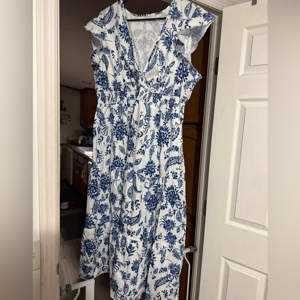 SHEIN Blue and White Floral Maxi Dress
